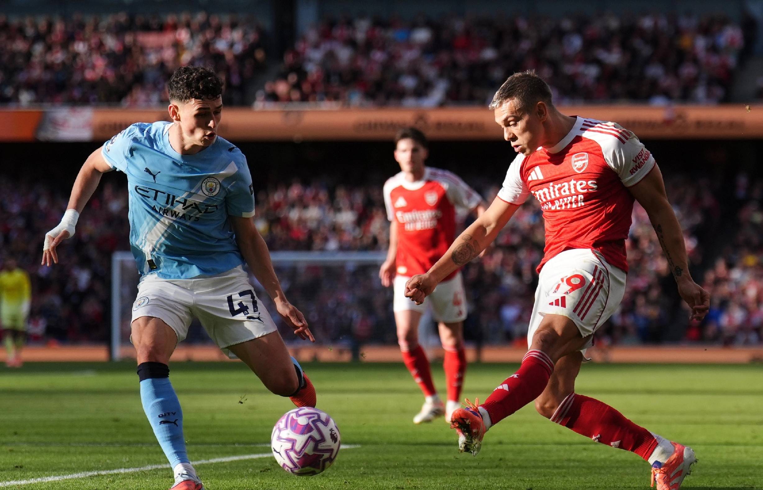 美记：字母哥今年夏天向队友透露，自己已接近转会尼克斯