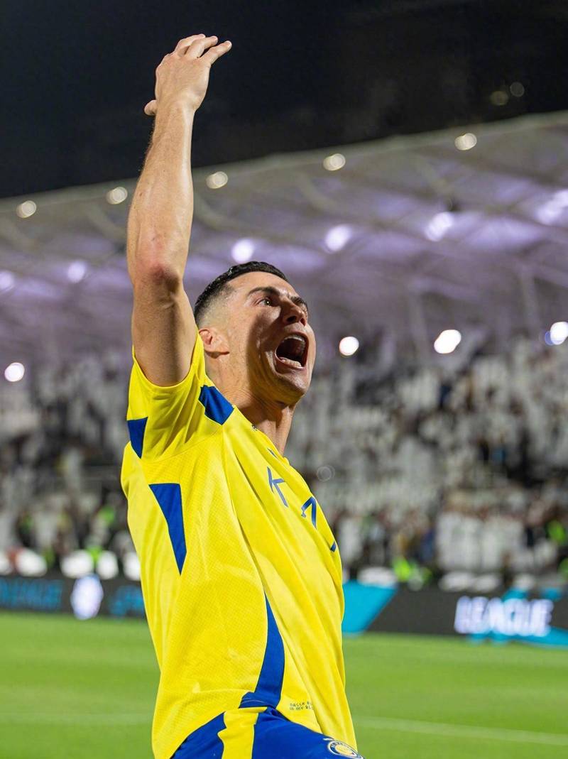 再遭失利，内马尔不满自己被换下并直接返回更衣室